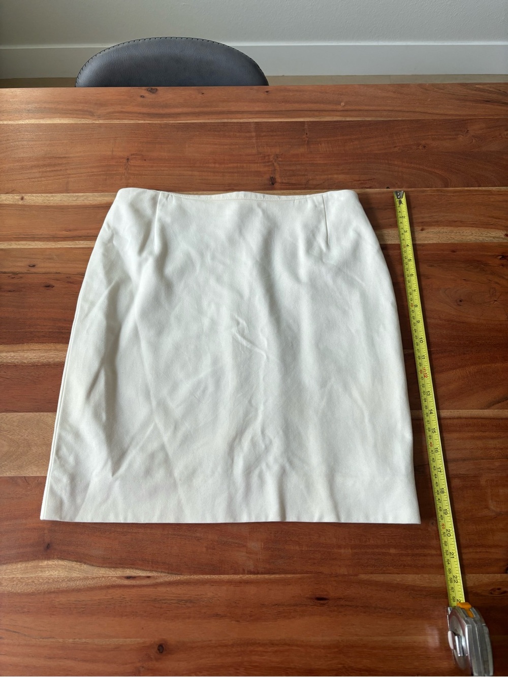 Akris Punto Cream Mini Pencil Skirt